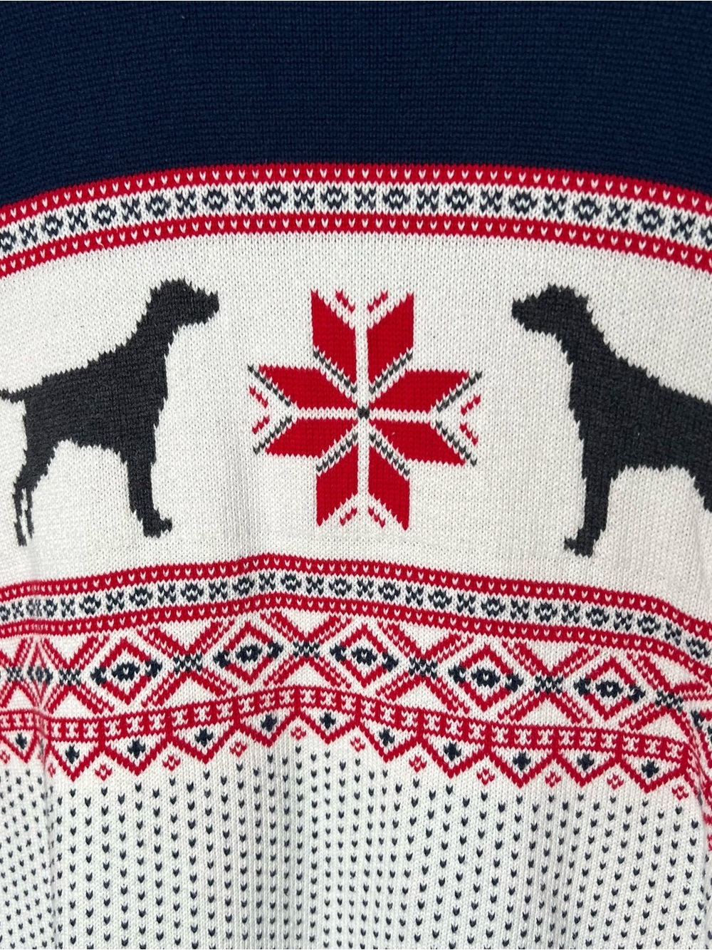 St. John’s Bay Men’s Fair Isle Crew Neck Sweater Dog Hunting Print Cottage XL - Picture 2 of 6
